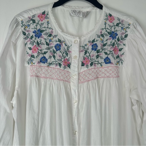 Go Softly Women’s Nightgown Size Medium White Large Prairie Peasant Grandmacore - Picture 3 of 7
